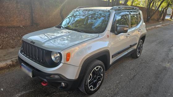 JEEP RENEGADE 2.0 16V TURBO DIESEL TRAILHAWK 4P 4X4 AUTOMÁTICO JEEP RENEGADE 2.0 16V TURBO DIESEL TRAILHAWK 4P 4X4 AUTOMÁTICO